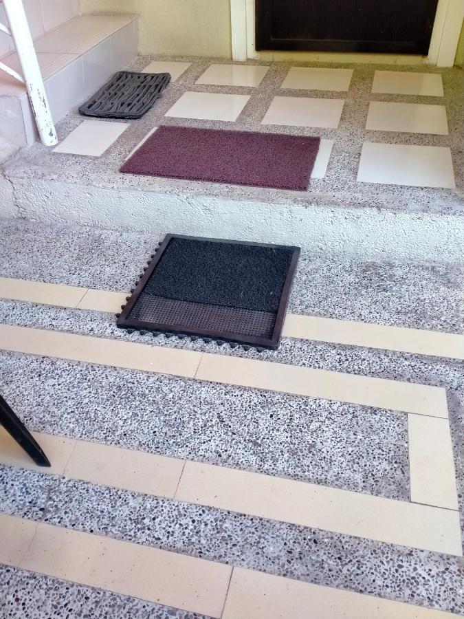 V.f. Riton Apartelle Laoag