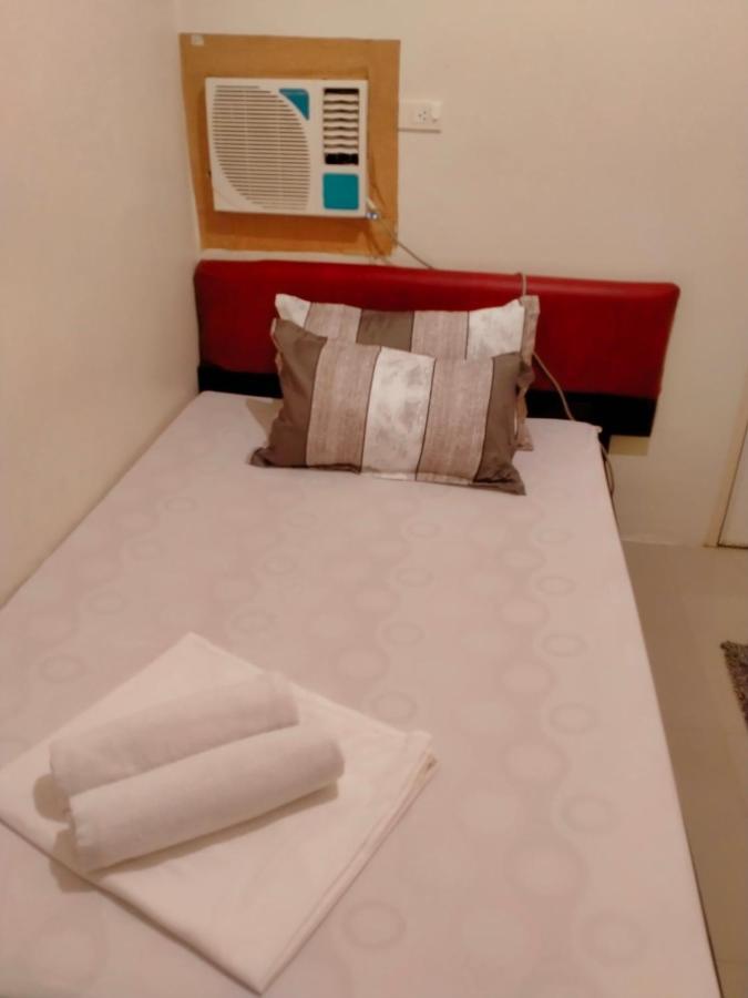Apartment V.f. Riton Apartelle Laoag