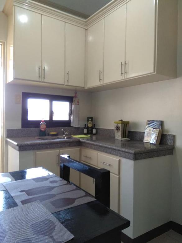 V.f. Riton Apartelle Apartment Laoag