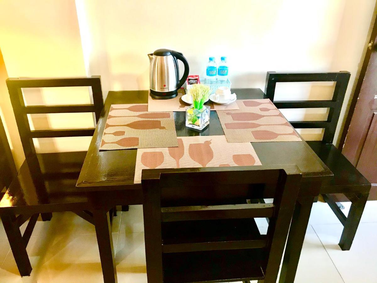 V.f. Riton Apartelle * Laoag